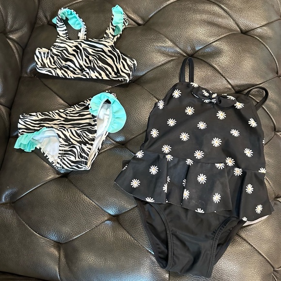 6 Swimsuits Size 18 Months Carters, Cat & Jack, Old Navy - Picture 3 of 3